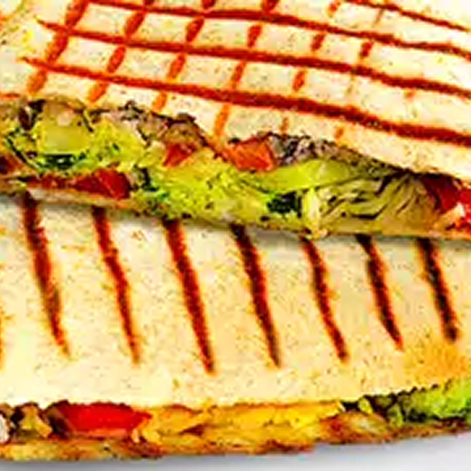 Crispy quesadilla with colorful veggies